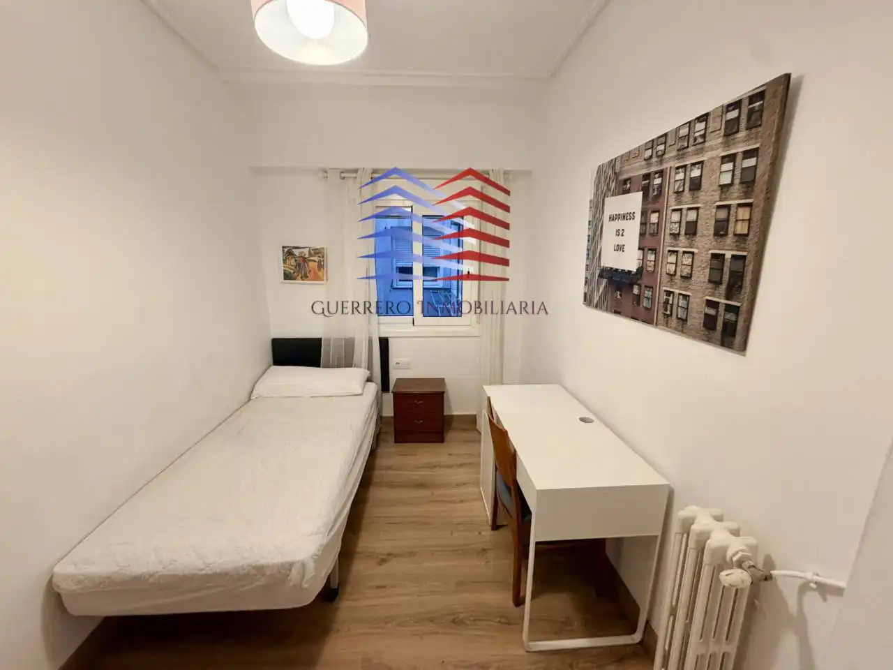 Habitación de Piso de alquiler en Ourense Capital  con Calefacción, Parquet y Alarma