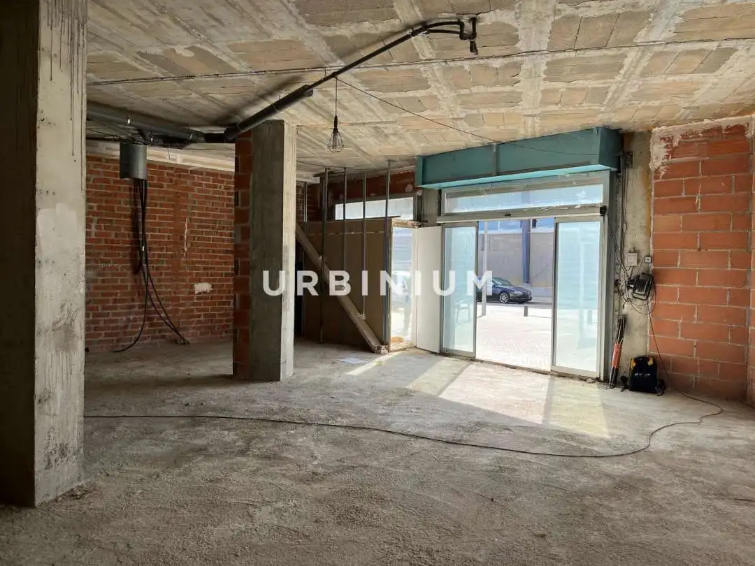Local commercial à louer à Cornellà del Terri, imagen 4