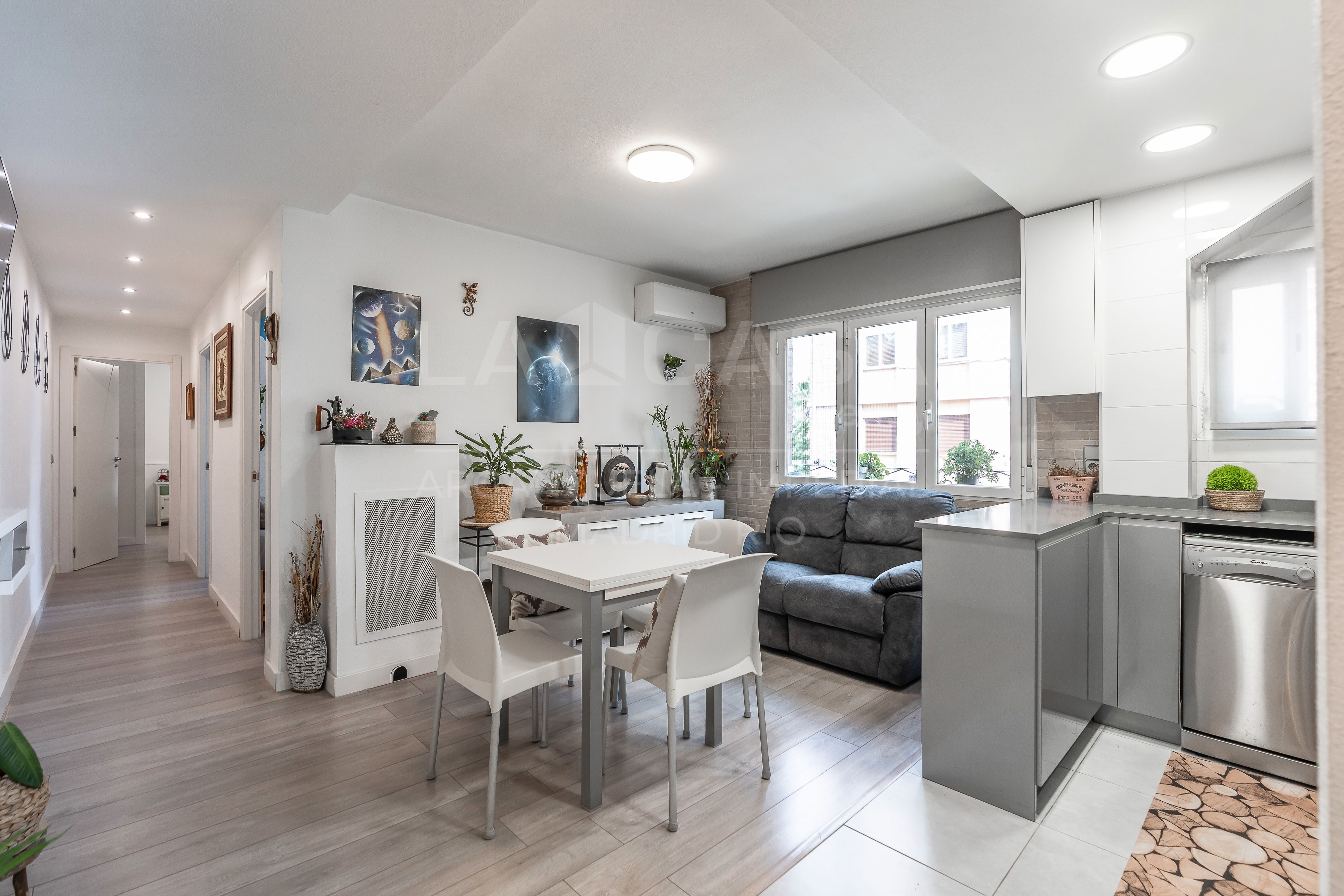 Living room of Flat for sale in  Madrid Capital  with Heating and Storage room