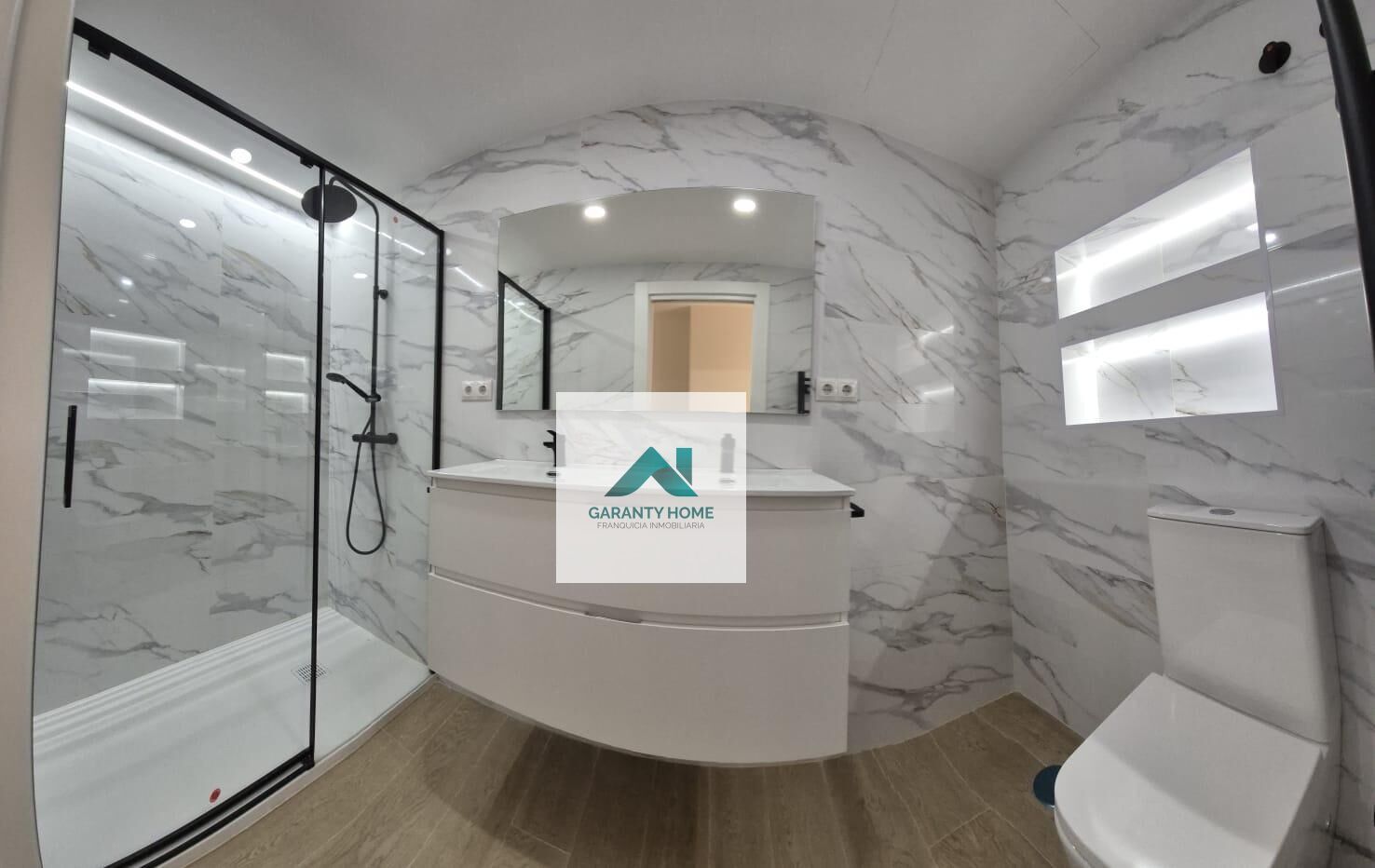 Bathroom of Flat to rent in  Madrid Capital  with Heating