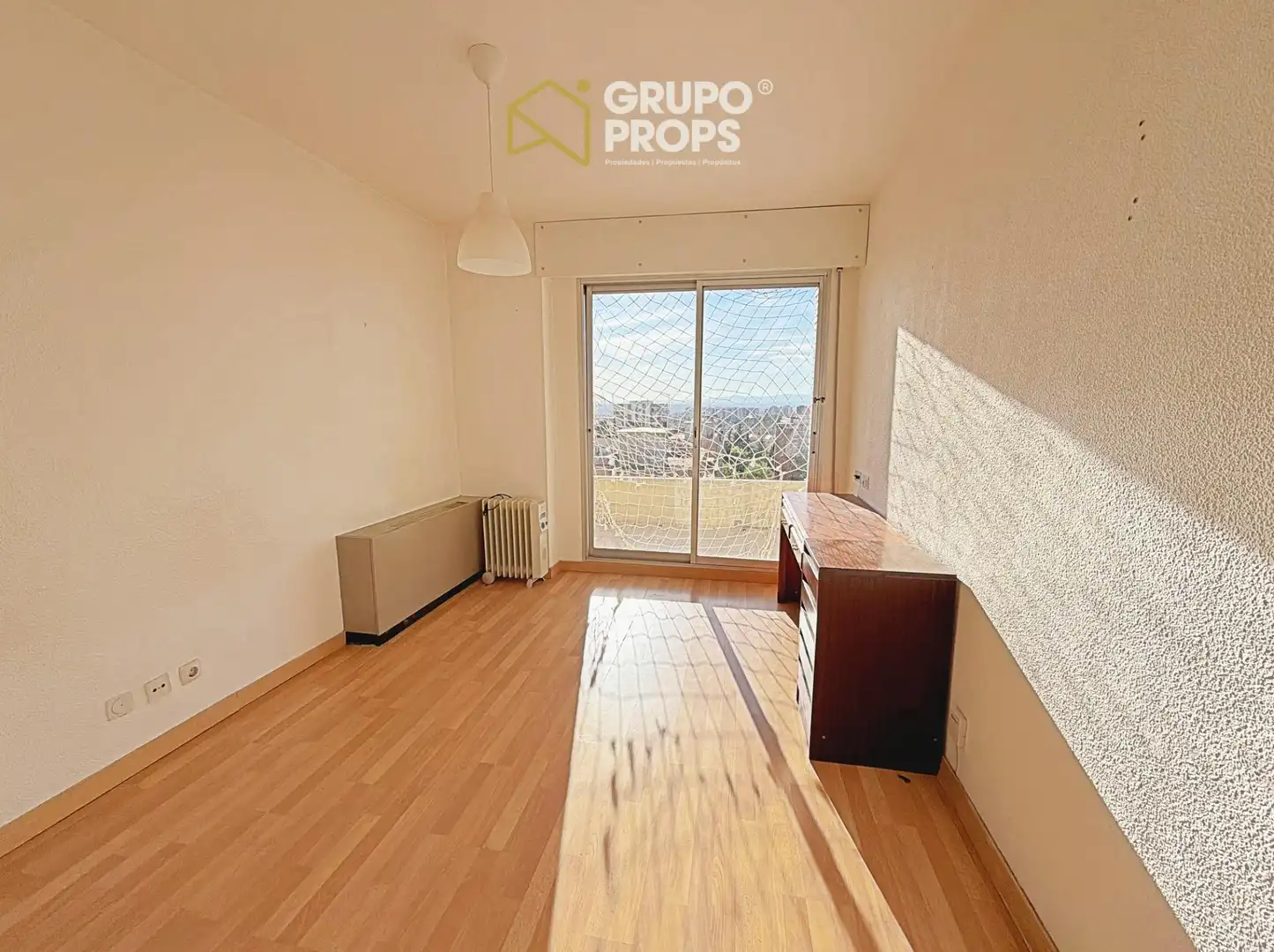 Habitación de Apartamento en venta en Madrid con Calefacción y Balcón