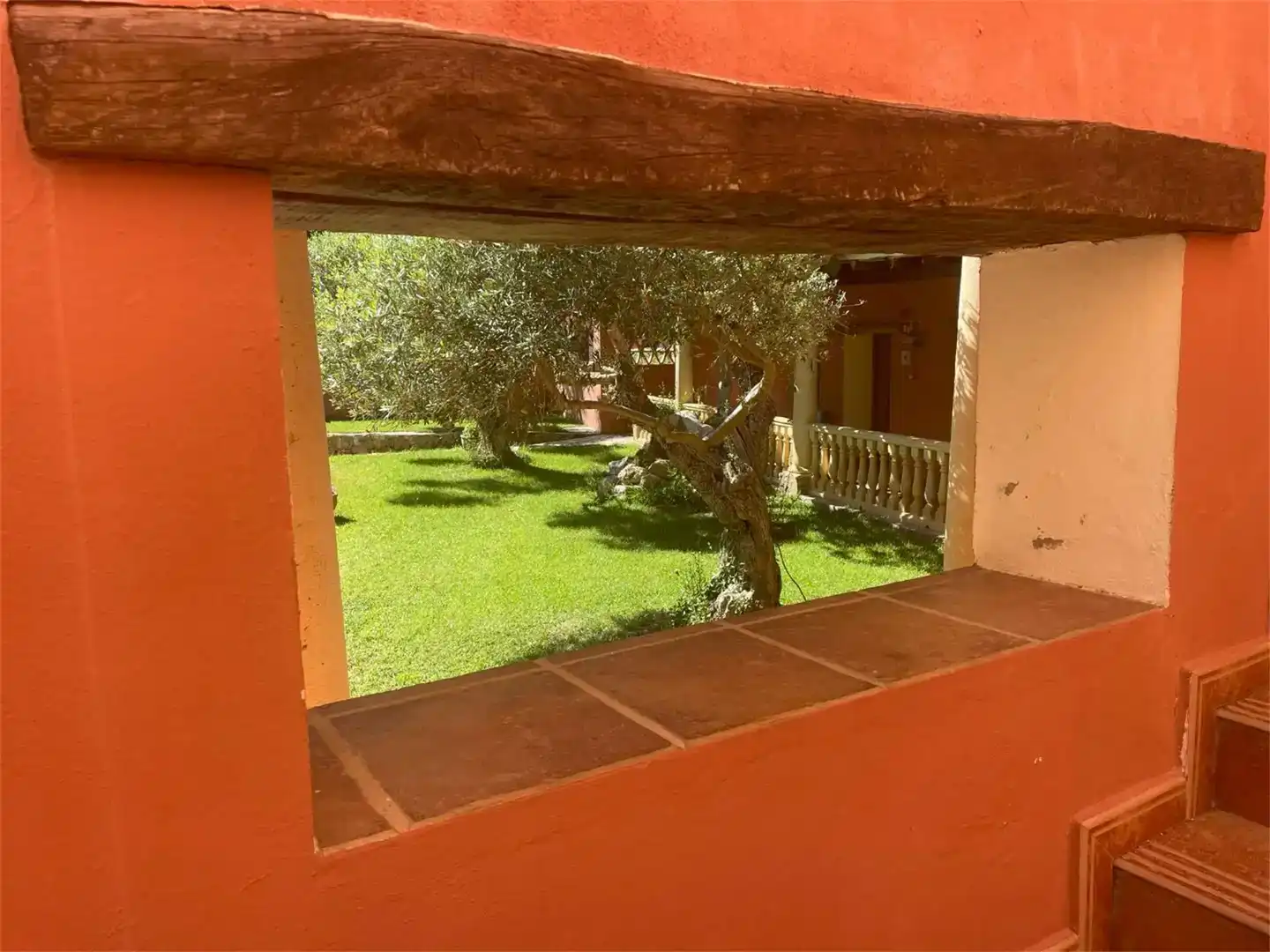 Jardí de Local en venda en Ronda amb Aire condicionat, Parquet i Moblat