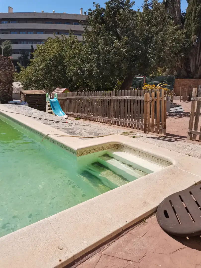 Piscina de Casa o xalet en venda en Málaga amb Calefacció, Jardí privat i Parquet