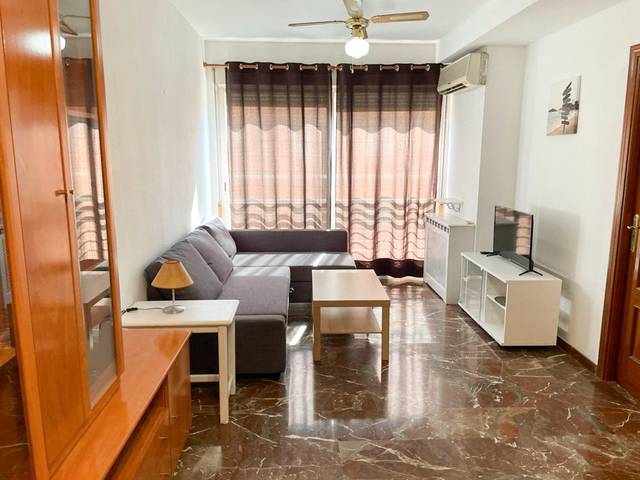 Piso en Alquiler en Calle Atlanta en Avda. Federico Garcia Lorca - Nueva Estación Autobuses