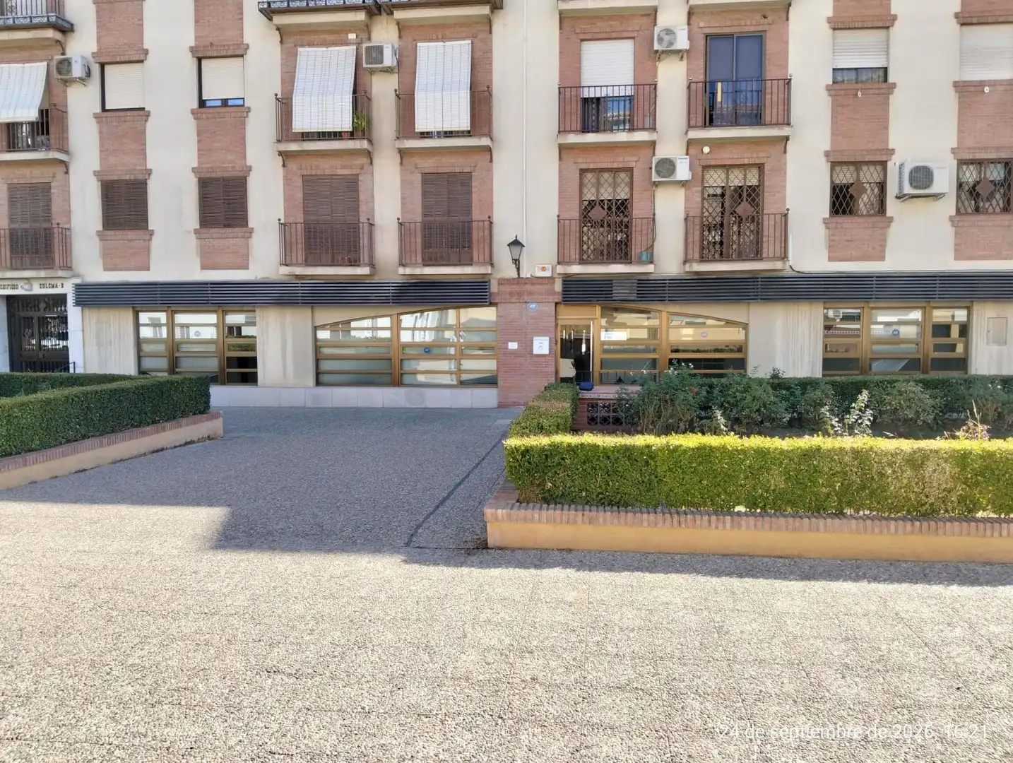 Aparcament de Local de lloguer en Granada