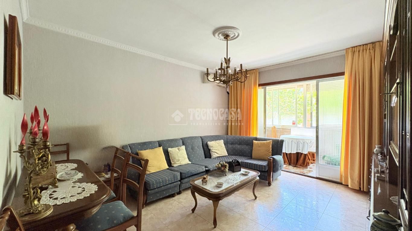 Living room of Flat for sale in  Madrid Capital  with Air Conditioner and Heating