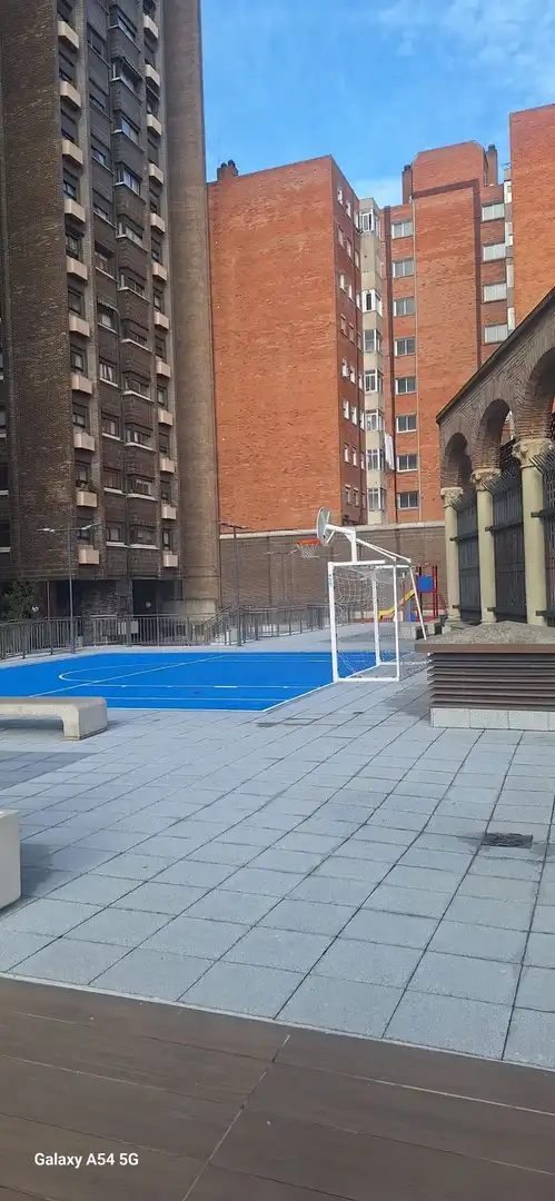 Aparcament de Pis en venda en Valladolid amb Terrassa, Traster i Piscina comunitària