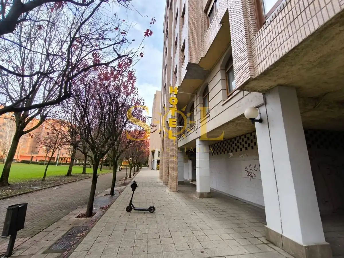 Local comercial en venda a Calle De Moisés De León 47, imagen 12