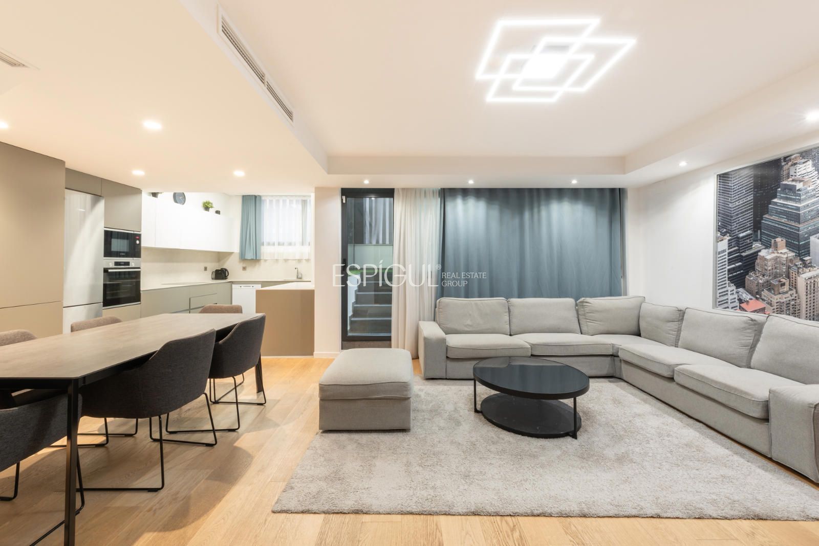 Living room of Duplex for sale in Castelldefels  with Air Conditioner, Heating and Parquet flooring