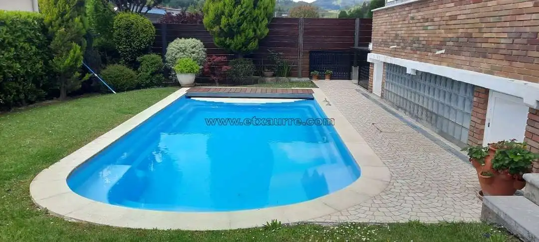 Piscina de Casa o xalet en venda en Laudio / Llodio amb Calefacció, Jardí privat i Terrassa