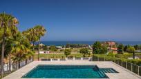 Schwimmbecken von Haus oder Chalet zum verkauf in Manilva mit Klimaanlage, Terrasse und Schwimmbad