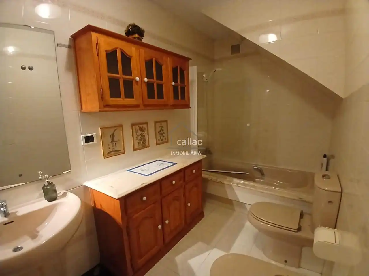 Bathroom of Flat for rent in Ferrol  with Heating, Parquet flooring and Furnished