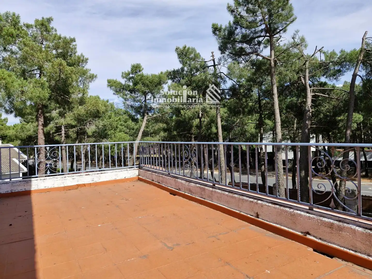 Terrasse von Einfamilien-Reihenhaus zum Verkauf in Alba de Tormes mit Heizung, Abstellraum und Schwimmbad