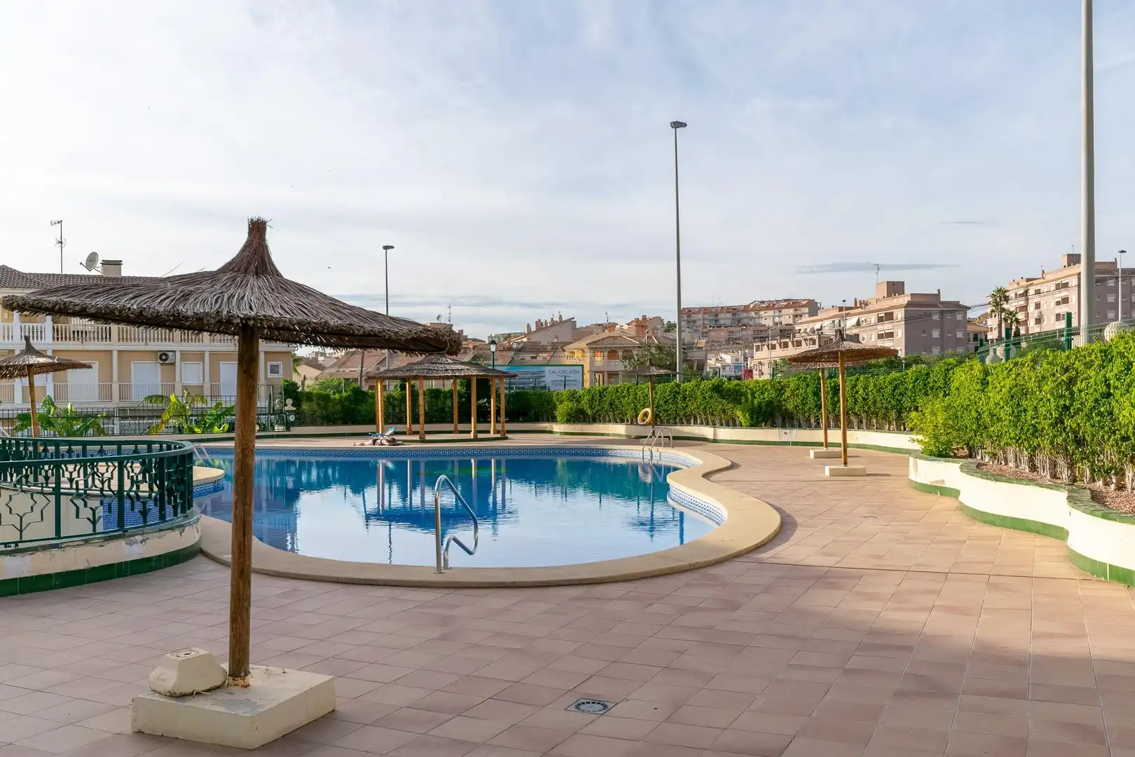 Piscina de Piso de alquiler en Santa Pola con Terraza y Piscina comunitaria