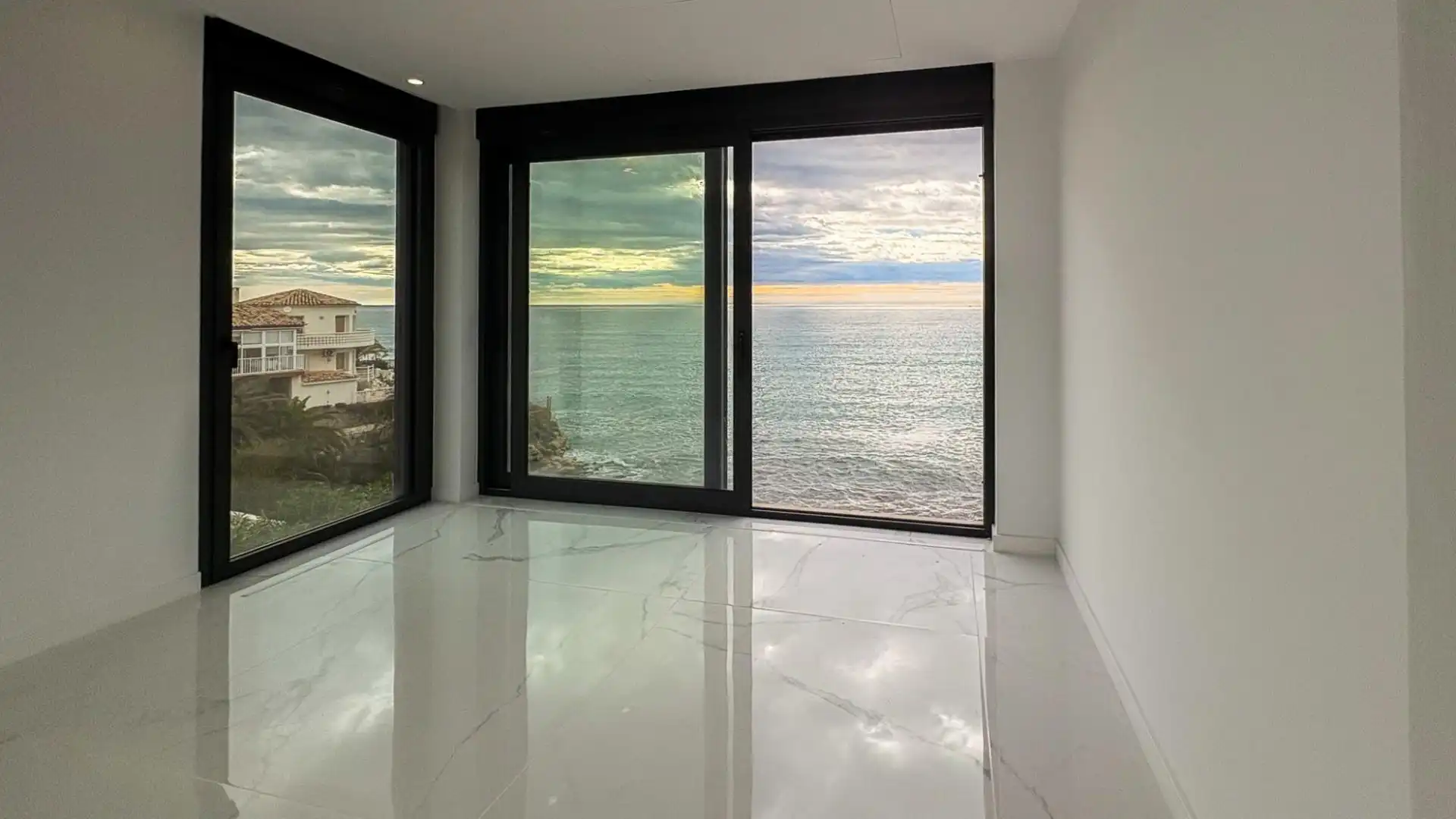 Sala de estar de Casa o chalet en venta en El Campello con Aire acondicionado, Calefacción y Jardín privado