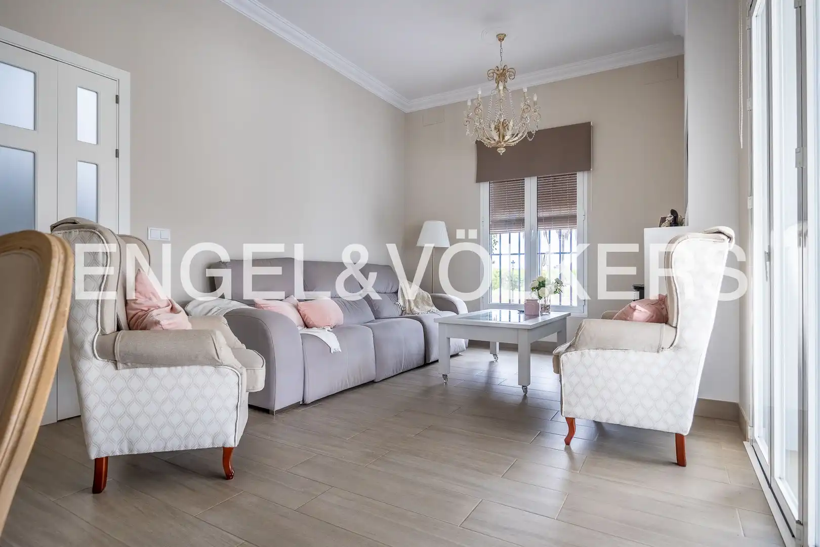 Sala de estar de Finca rústica en venta en Lora del Río con Aire acondicionado, Calefacción y Jardín privado