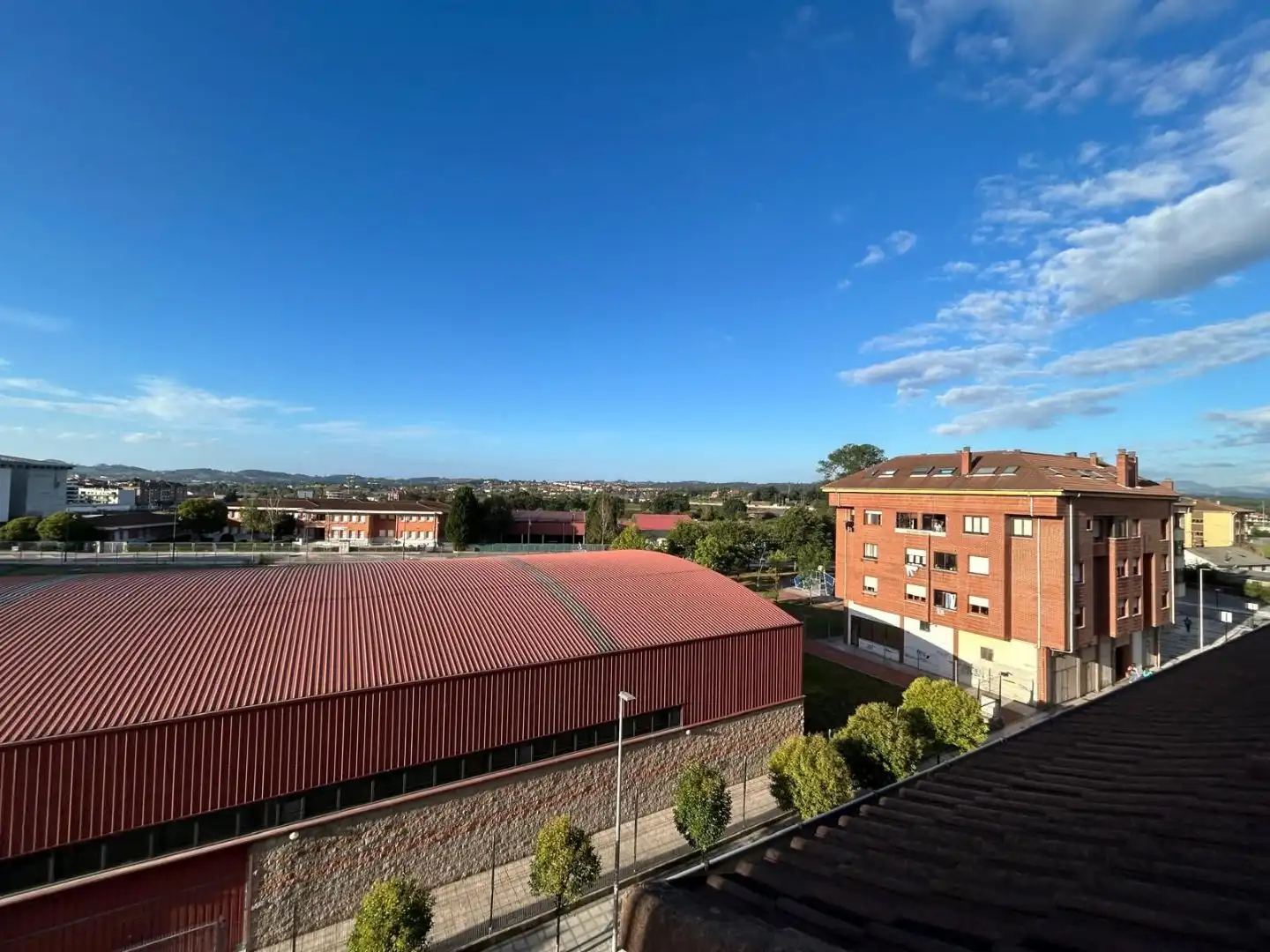 Vista exterior de Piso de alquiler en Lugones