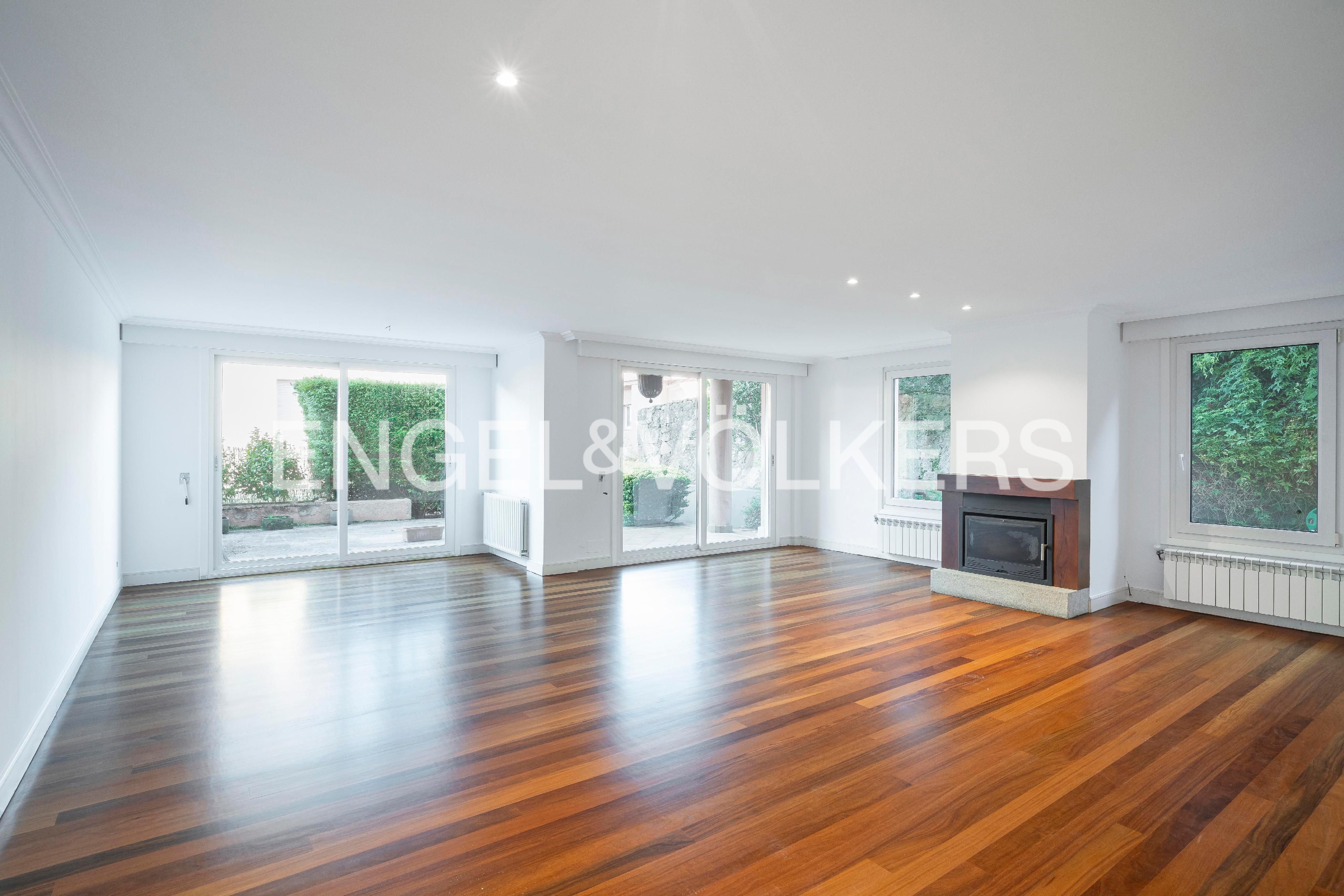 Living room of Single-family semi-detached for sale in Oleiros  with Heating, Private garden and Terrace