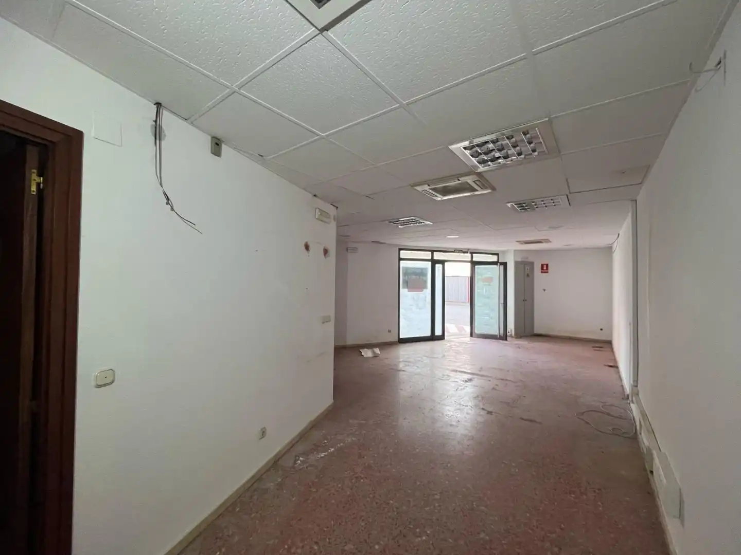 Local de alquiler en Vilanova de la Barca con Aire acondicionado, Calefacción y Amueblado