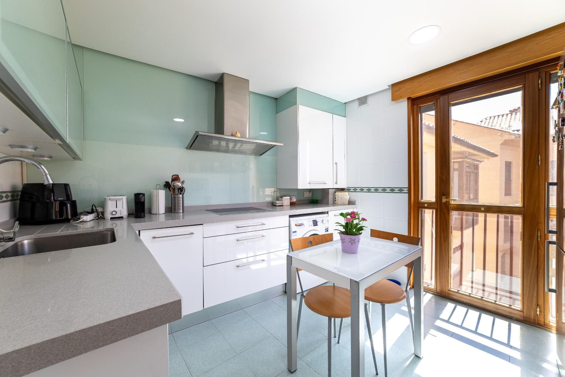 Kitchen of Duplex to rent in Zamora Capital   with Heating