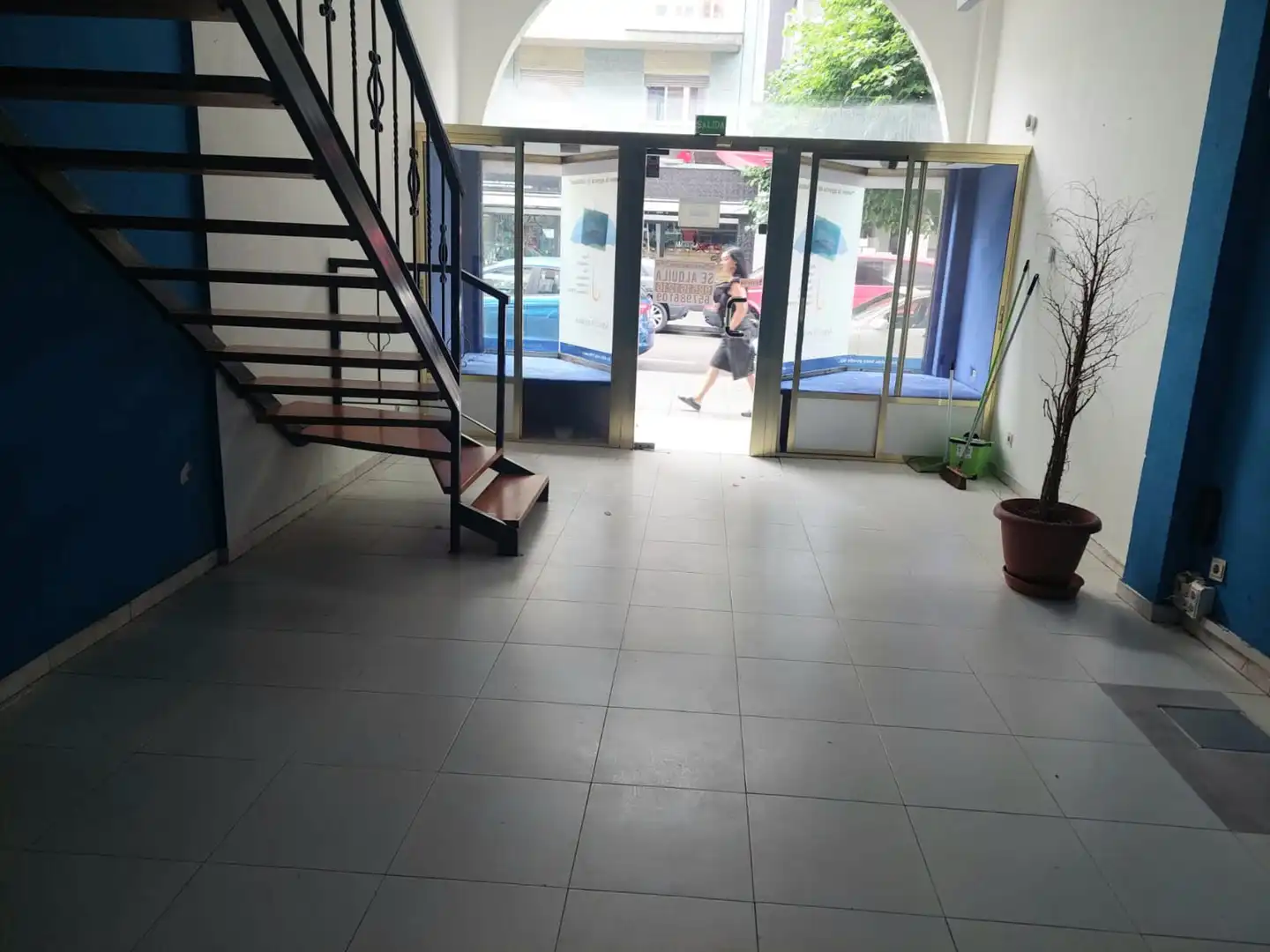 Gewerbefläche zum Verkauf in Calle Juan Alvargonzález 14, imagen 3