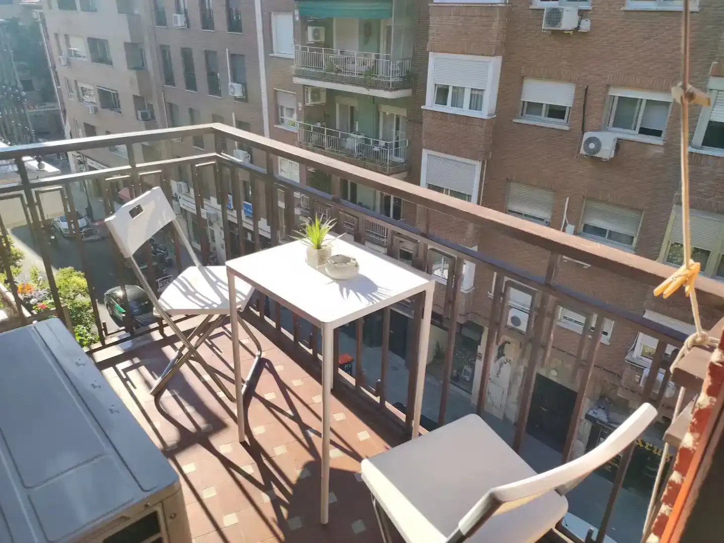 Terrasse von Wohnung zur Miete in  Madrid Capital mit Klimaanlage und Balkon