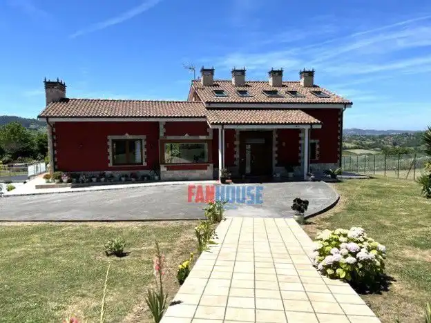 Vista exterior de Casa o chalet en venta en Gijón  con Calefacción, Terraza y Trastero