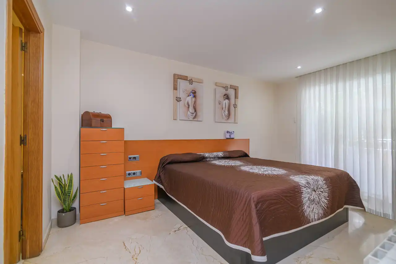 Schlafzimmer von Wohnung zum Verkauf in Gavà mit Klimaanlage, Heizung und Balkon