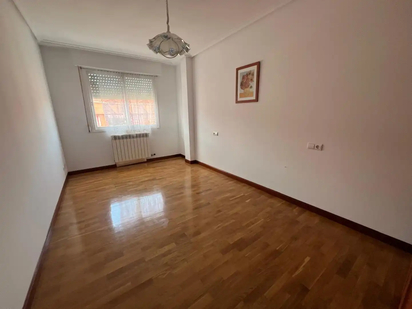 Sala de estar de Piso en venta en  Logroño con Calefacción, Parquet y Terraza