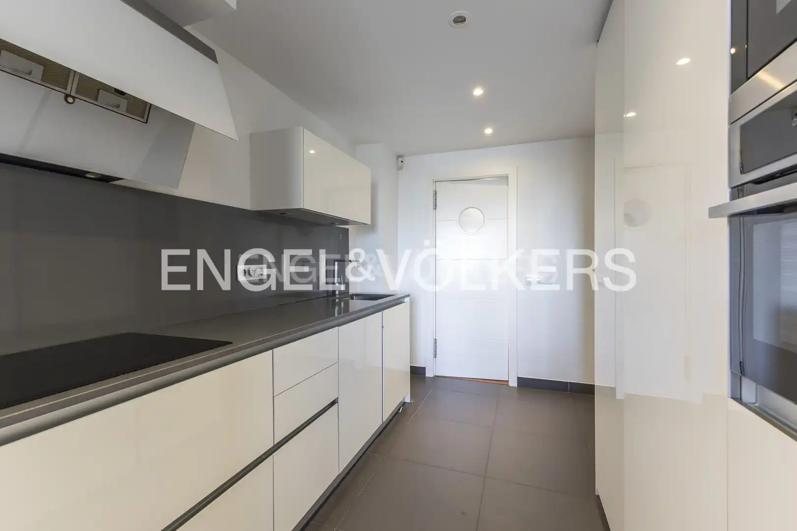 Kitchen of Attic for sale in Madrid  with Air Conditioner and Heating