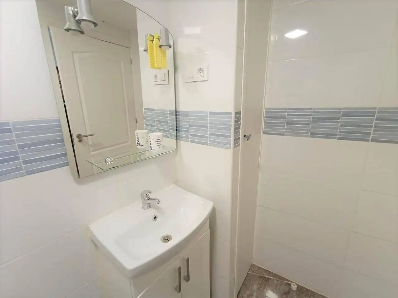 Bany de Casa o xalet en venda en Oliva amb Terrassa, Traster i Moblat