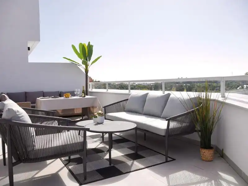 Terraza de Apartamento de alquiler en Estepona con Aire acondicionado, Terraza y Piscina