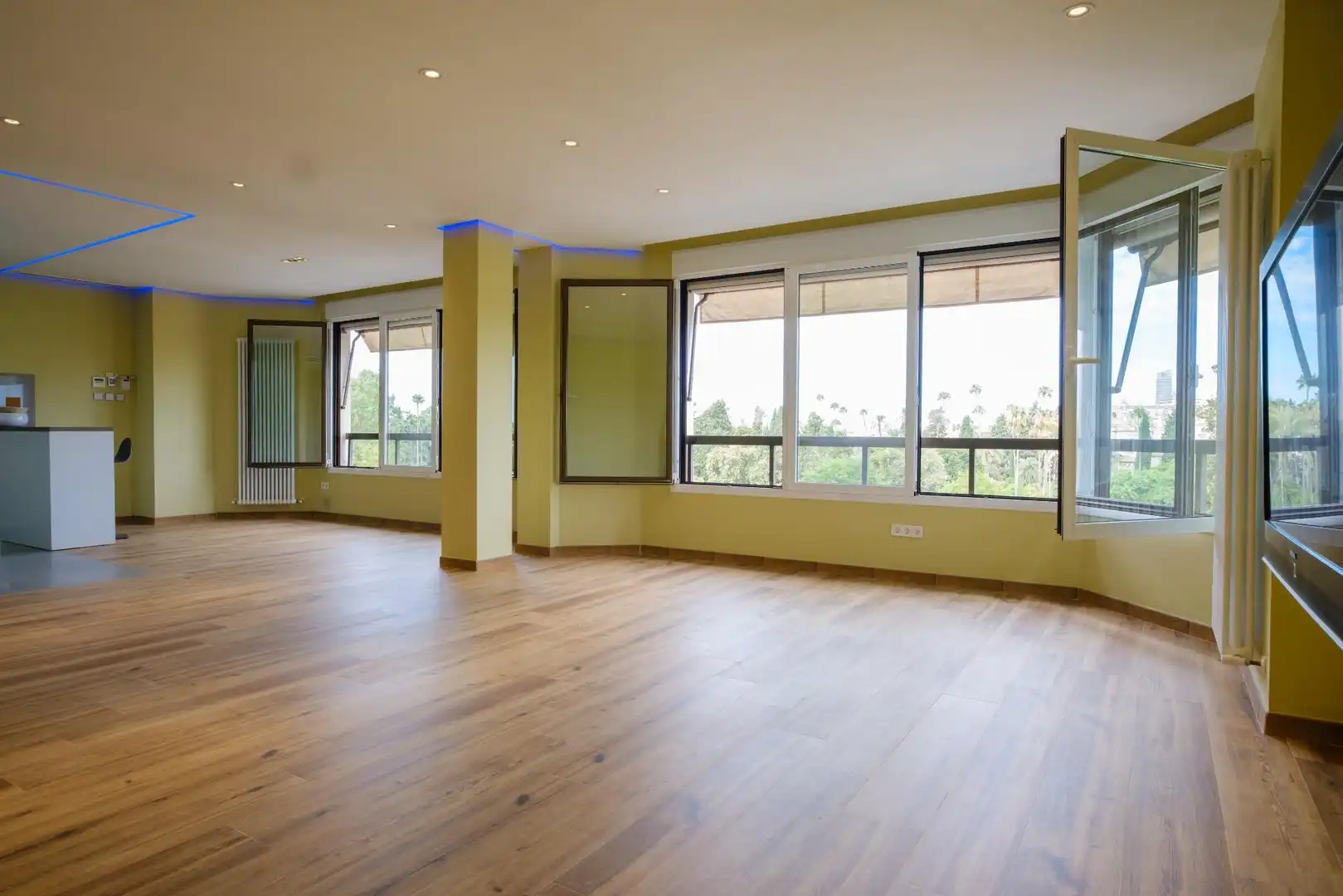 Flat for sale in Sevilla  with Air Conditioner, Heating and Terrace