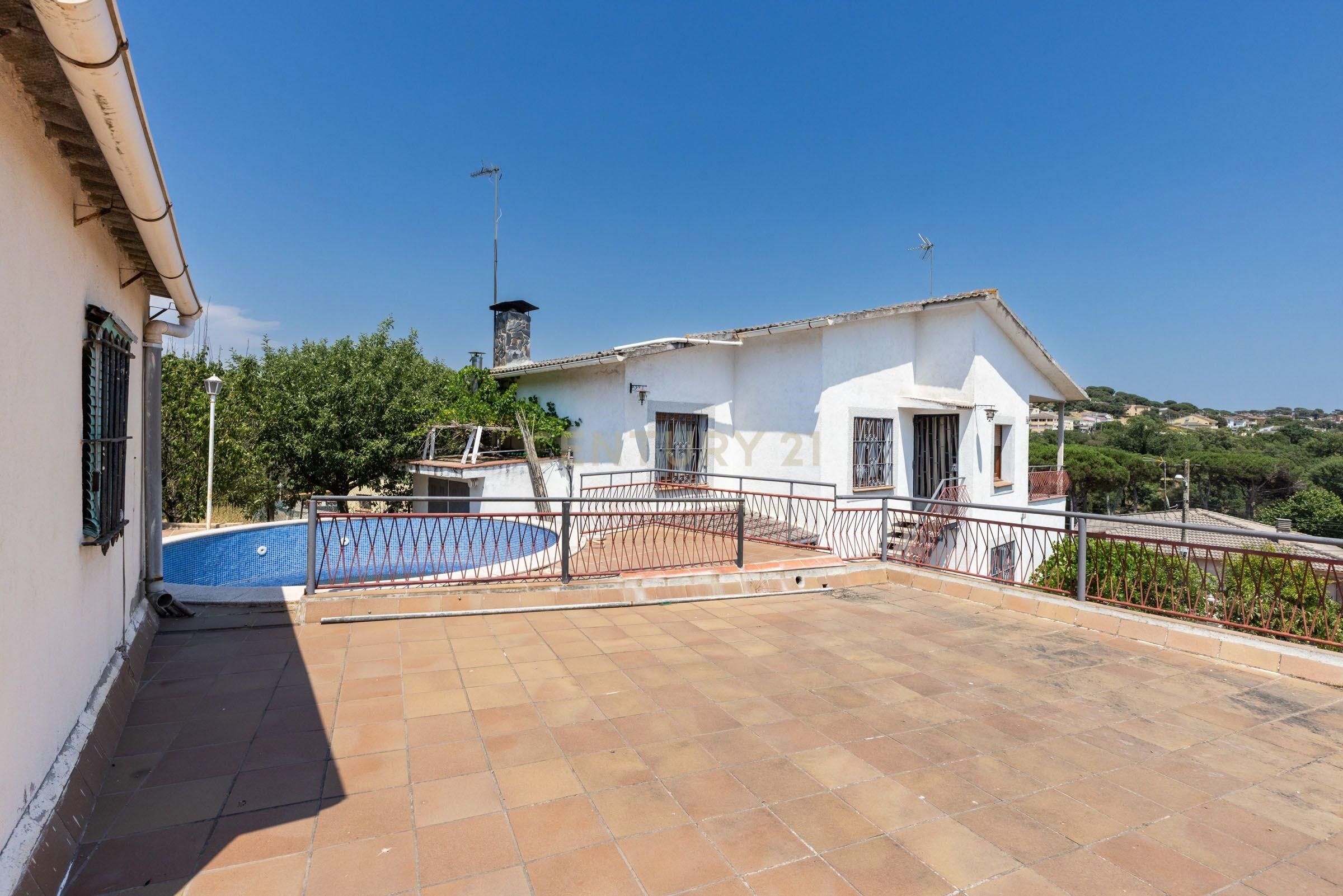 Vista exterior de Casa o chalet en venta en Maçanet de la Selva con Terraza y Piscina