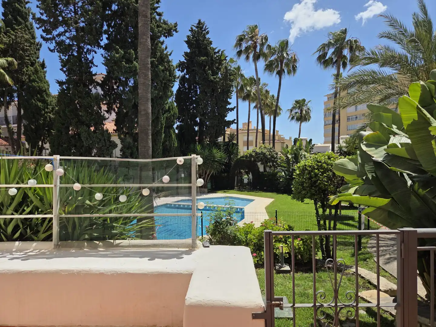 Jardín de Piso en venta en Torremolinos con Terraza, Trastero y Amueblado