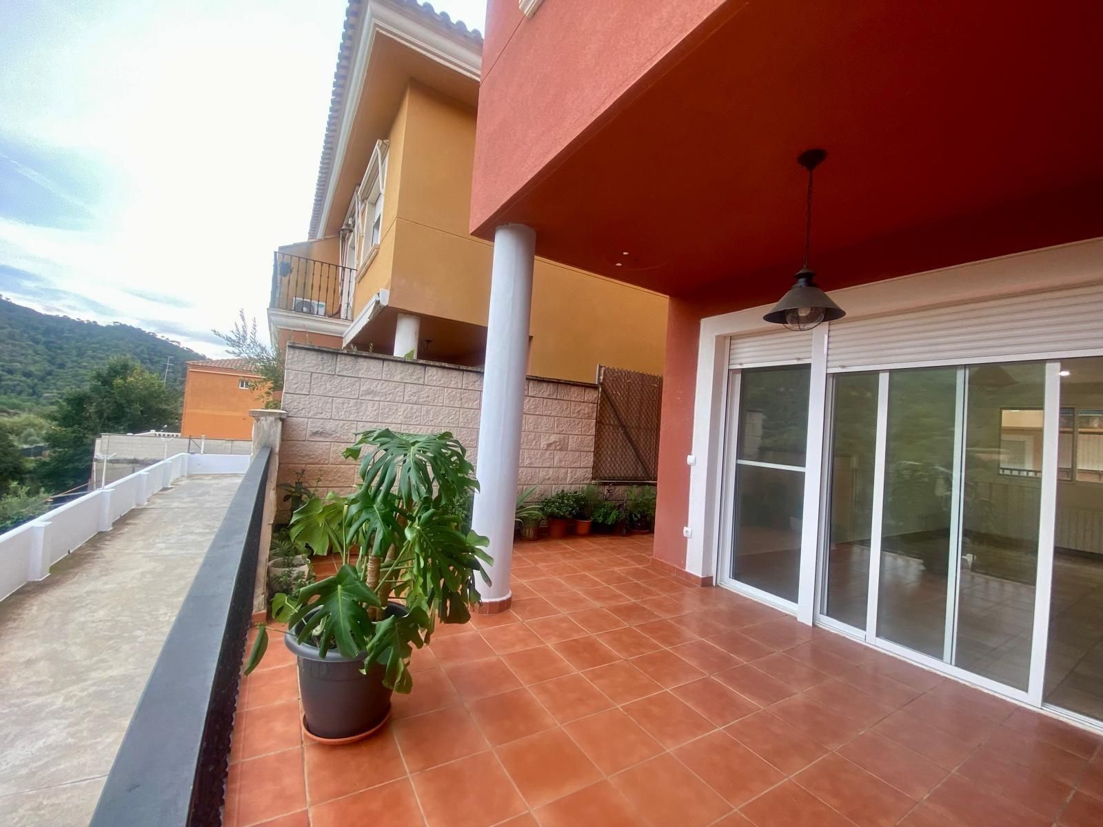 Terrace of Single-family semi-detached for sale in Serra  with Heating, Terrace and Storage room