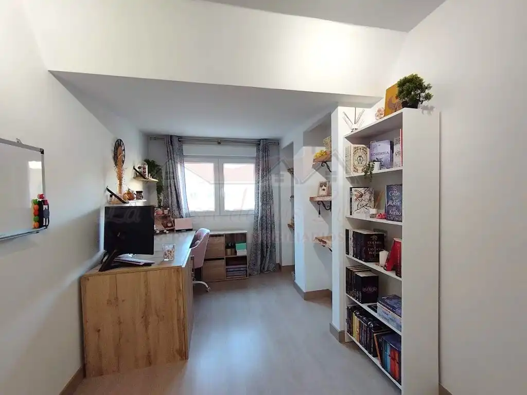 Schlafzimmer von Dachboden zum Verkauf in Elda