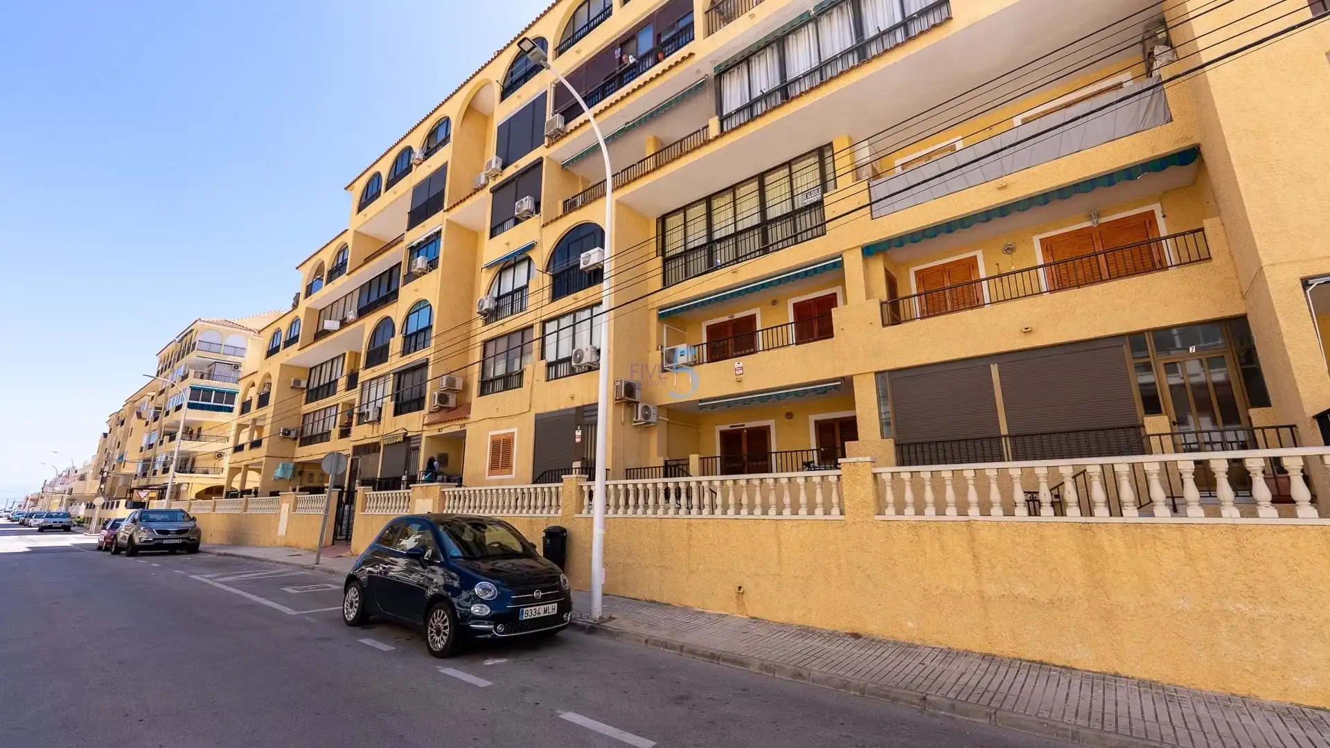 Vista exterior de Estudio en venta en Torrevieja con Aire acondicionado, Calefacción y Piscina