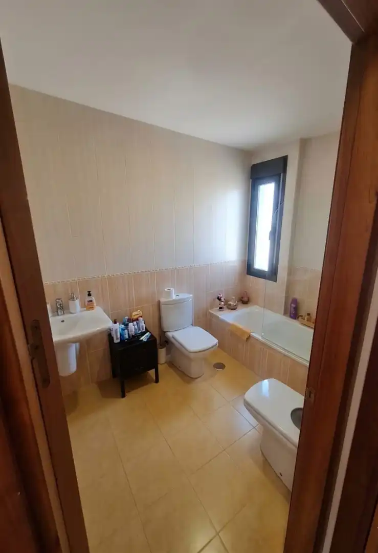 Baño de Casa adosada en venta en Ciudad Real con Aire acondicionado, Calefacción y Jardín privado