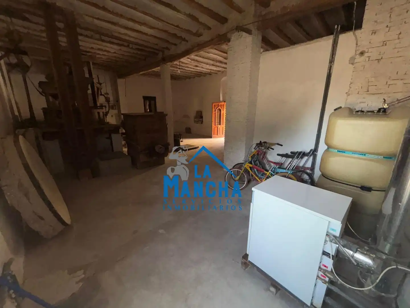 Casa o chalet en venta en Hoya-Gonzalo con Calefacción, Jardín privado y Amueblado