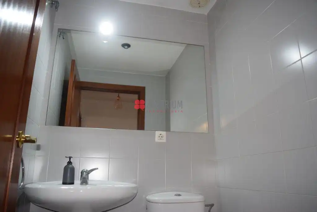 Bany de Dúplex en venda en A Coruña Capital  amb Calefacció i Traster