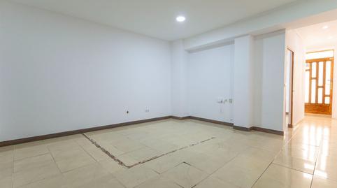 Foto 2 de Apartament en venda a Carolinas Bajas, Alicante