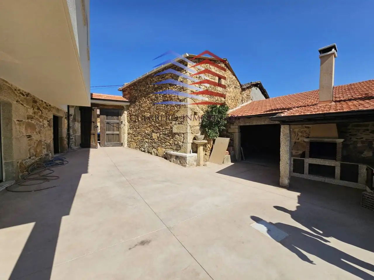 Vista exterior de Casa o chalet en venta en A Merca   con Calefacción, Terraza y Piscina