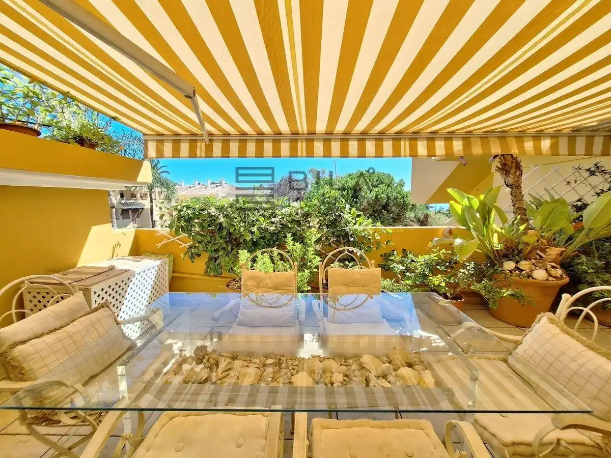 Àtic amb piscina en venda a Marbella Park Beach