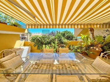 Penthouse with pool for sale in Marbella Park Beach