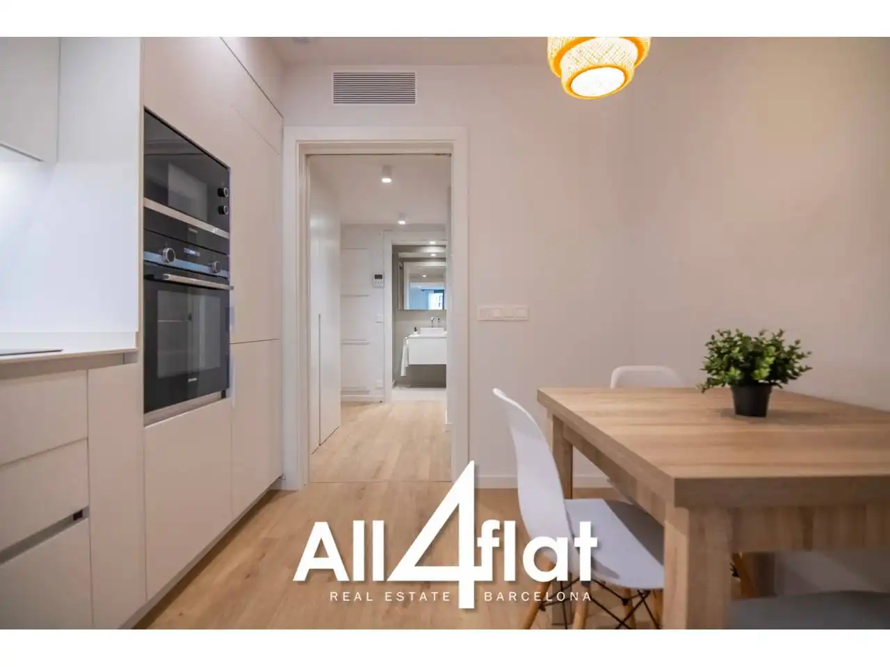 Dining room of Flat for rent in Barcelona  with Air Conditioner, Heating and Furnished