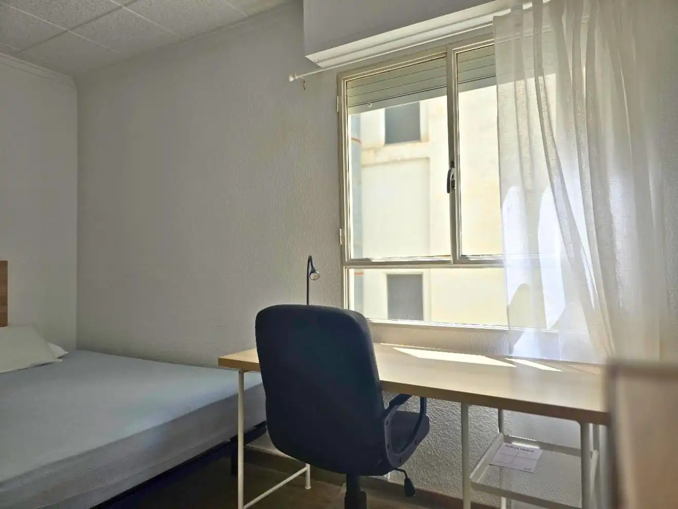Habitación de Piso de alquiler en Elche / Elx con Amueblado y Balcón