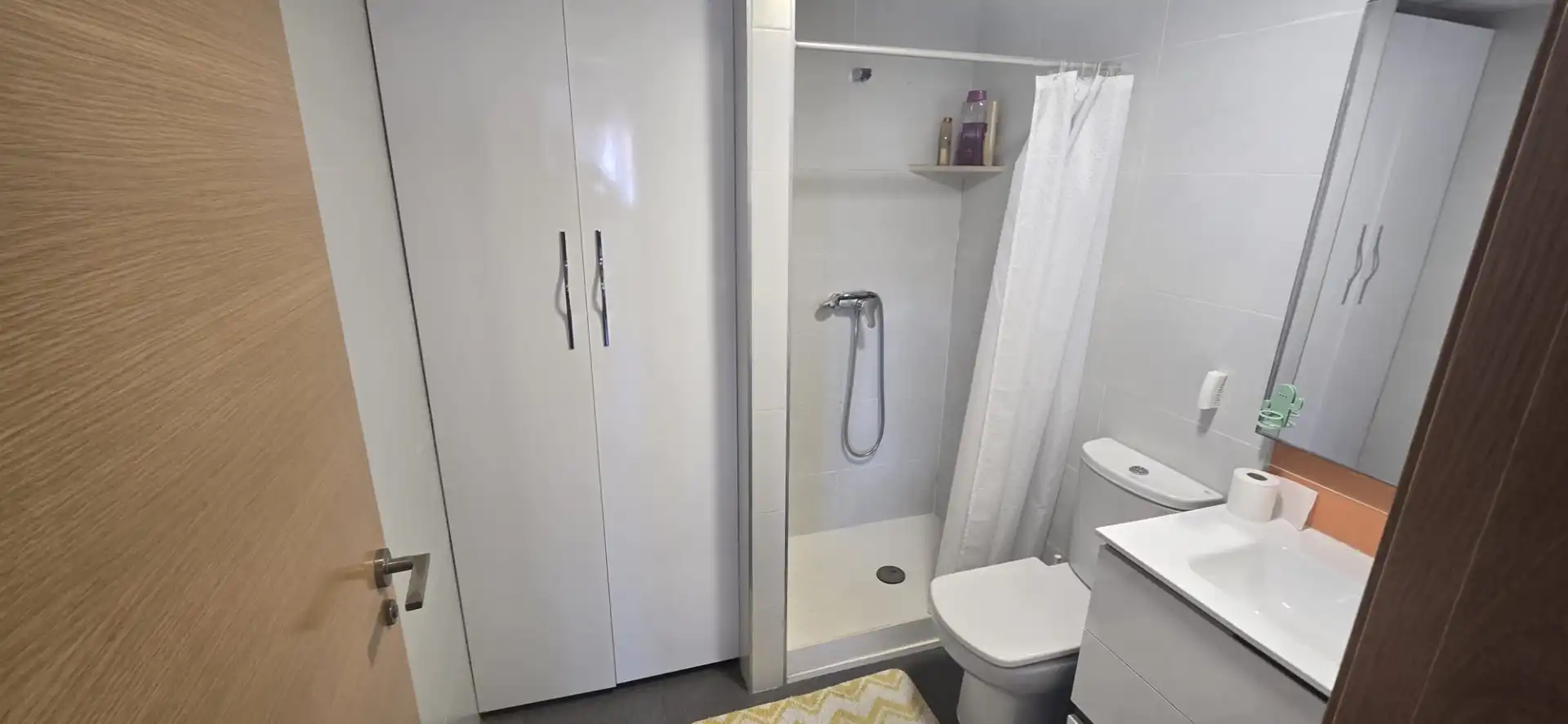 Bathroom of Flat for rent in Benicarló  with Furnished, Oven and Microwave