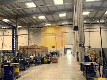 Nave industrielle avec ascenseur à louer à Carrer de Lluís Companys 64
