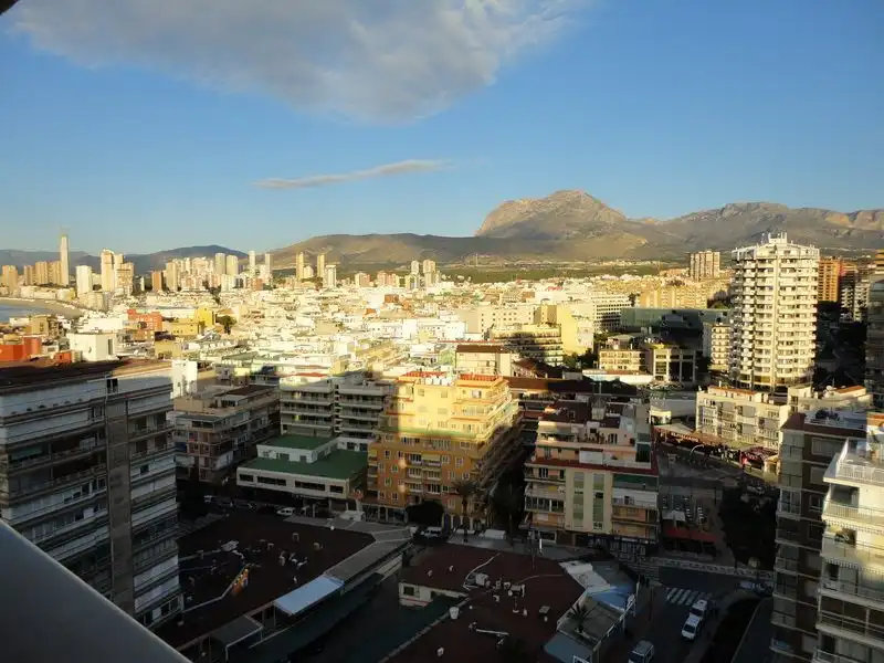 Vista exterior de Pis en venda en Benidorm amb Terrassa, Piscina i Piscina comunitària